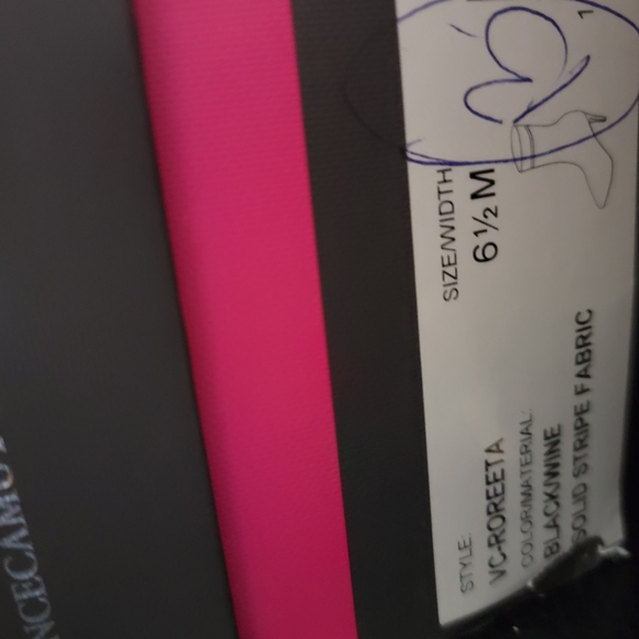 Vince Camuto Roreeta pull-on stretch boots.  Super cute.  On trend. - Picture 3 of 3